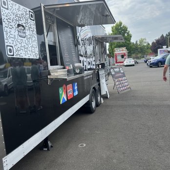 Birria El Patron - Store front - Food Trucks Near Me - Woodburn, Oregon Birria El Patron - Store front - Food Trucks Near Me - Woodburn, Oregon