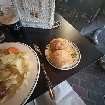 Dubliner Restaurant & Pub - Irish bread and butter - Irish Near Me - Washington, DC, District of Columbia