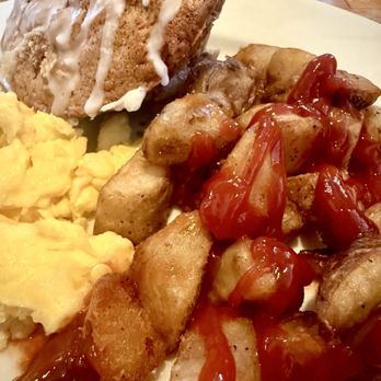 The Kettle - November 20, 2025 | Thursday Morning Breakfast | Kettle Breakfast! | Fresh baked muffin, potatoes & and egg! - Diners Near Me - Manhattan Beach, California The Kettle - November 20, 2025 | Thursday Morning Breakfast | Kettle Breakfast! | Fresh baked muffin, potatoes & and egg! - Diners Near Me - Manhattan Beach, California