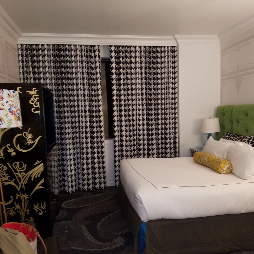 Kimpton Hotel Monaco Pittsburgh - Room with great drapes and colorful headboard. - Hotels Near Me - Pittsburgh, Pennsylvania Kimpton Hotel Monaco Pittsburgh - Room with great drapes and colorful headboard. - Hotels Near Me - Pittsburgh, Pennsylvania