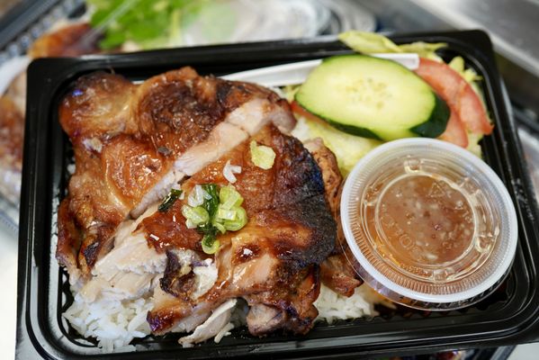 Mom's Pho & Banh Mi by null