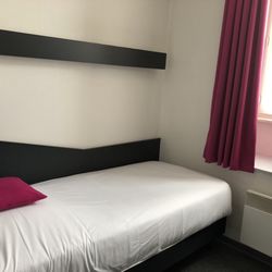 Hôtel Victoria - Single bedroom