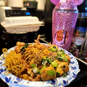 Yong’s Kitchen - Lunch @Yong's Kitchen; 12/8/2024. My plate Lunch @home. Cake Noodle w/Minute Chicken & Fried Tofu.My pink L-Vegas Cup from June '2024. LOL - Cantonese Near Me - Honolulu, Hawaii Yong’s Kitchen - Lunch @Yong's Kitchen; 12/8/2024. My plate Lunch @home. Cake Noodle w/Minute Chicken & Fried Tofu.My pink L-Vegas Cup from June '2024. LOL - Cantonese Near Me - Honolulu, Hawaii