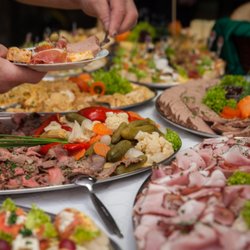 AAA Royal Catering - Looking for cold cut platters. We offer the largest variety and can deliver to the location of your choice. Call us to discuss your needs.