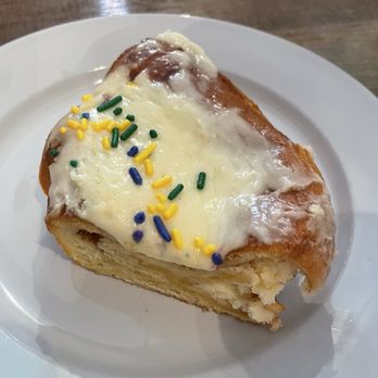 Streetcar Cafe - Breakfast & Brunch Near Me - New Orleans, Louisiana Streetcar Cafe - Breakfast & Brunch Near Me - New Orleans, Louisiana