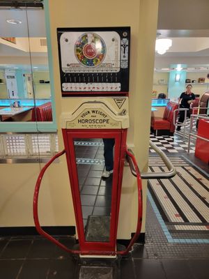 Lori's Diner by null