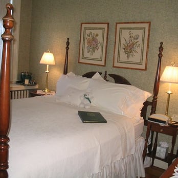 Sherburne Inn - Sample 2nd floor guestroom - Hotels Near Me - Nantucket, Massachusetts