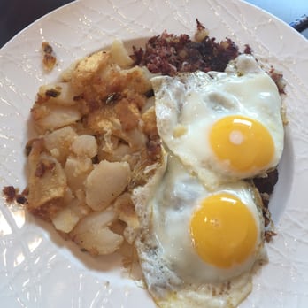 Sparta Classic Diner - Eggs and corned beef hash, corned beef was amazing! - Comfort Food Near Me - Sparta Township, New Jersey