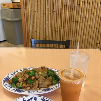 Thai Cuisine Express - not even a 5 minute wait and my entree appeared - Thai Near Me - Aiea, Hawaii
