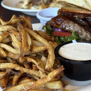 Local Goat - Smokehouse burger - Burgers Near Me - Ooltewah, Tennessee Local Goat - Smokehouse burger - Burgers Near Me - Ooltewah, Tennessee