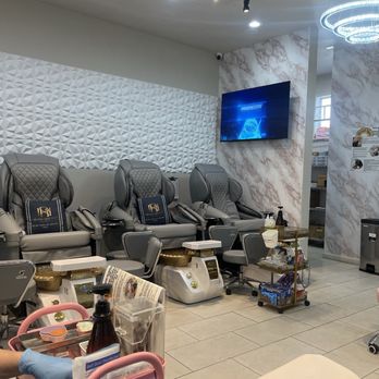 Revibe Beauty Lounge  - Love the massage chairs - Nail Salons Near Me - Vacaville, California