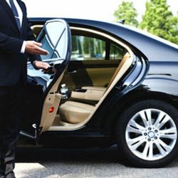 Asher's Limo Service - Charters, airports, and local trips.