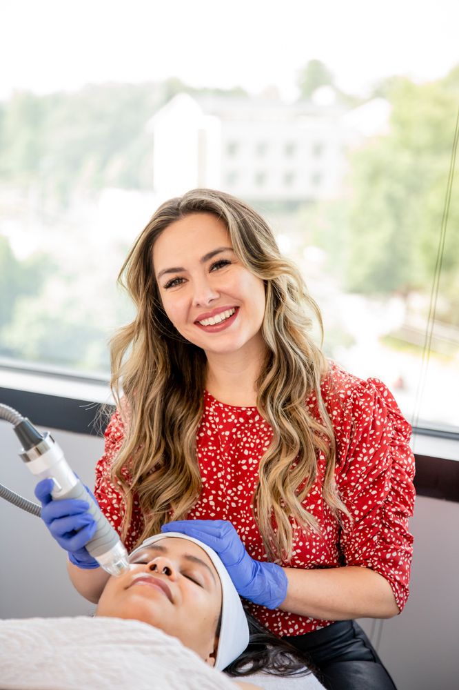 Ellemes Medical Spa Logo