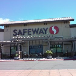 Safeway - This is the area in between the two entrances to the store with some outdoor seating. (no review)