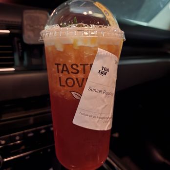 Tealux® Cafe - Sunset Paradise: strawberry & mango - Bubble Tea Near Me - Norfolk, Virginia