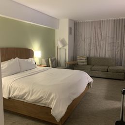 King size bed guest room
