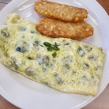 Café Kalawe - Spinach mushroom ham omelet - Breakfast & Brunch Near Me - Kaneohe, Hawaii