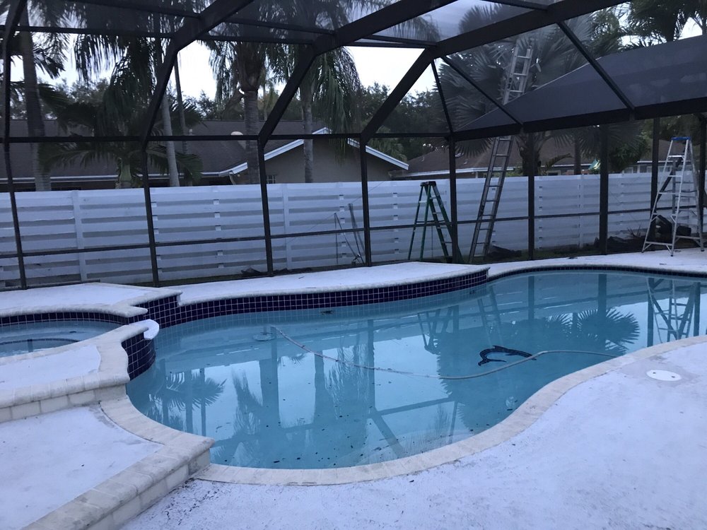 Slide of Screen in Miami