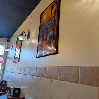 Mila's Shawarma - Atmosphere - Middle Eastern Near Me - Richmond, Virginia