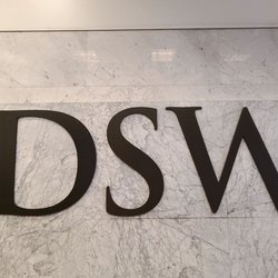 DSW Designer Shoe Warehouse - D' Big DSW sign Boston MA F 5.12.23