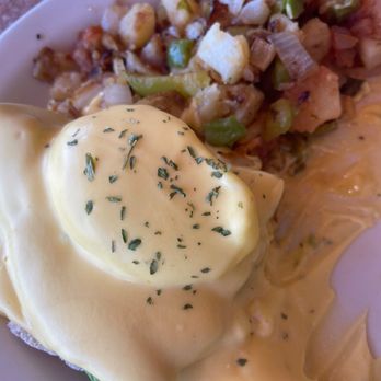Hoosier Cafe - Avocado Benedict - Breakfast & Brunch Near Me - Chandler, Arizona