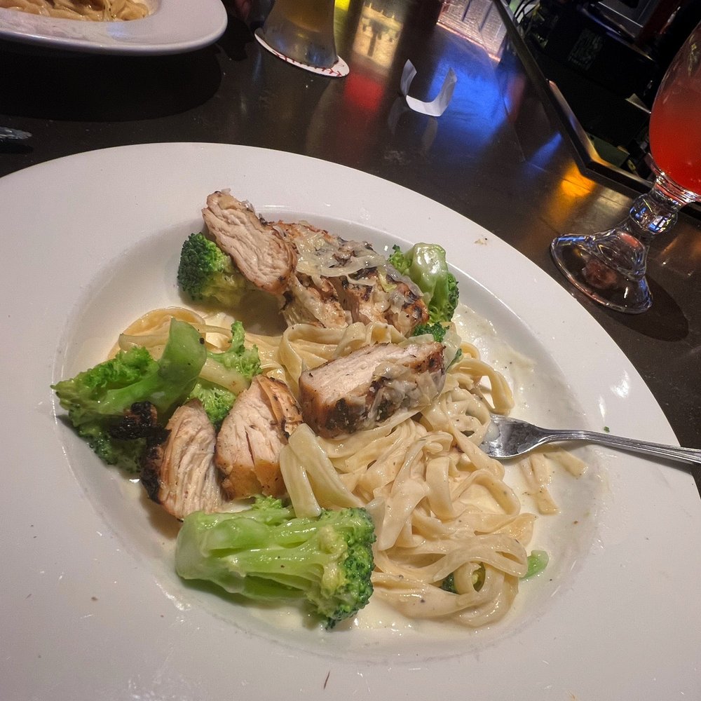 Applebee's Grill + Bar - American Near Me - Indio, California