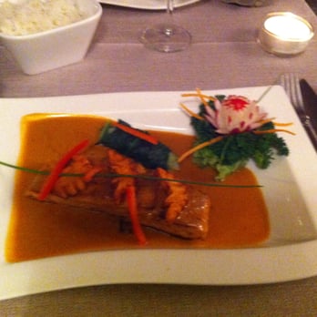 Sam et Lie - Pavé de saumon aux trois curry, un pur délice. - Thai Near Me - Saint-André-lez-Lille, 59