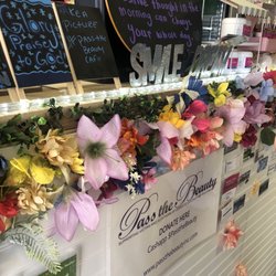 Pass The Beauty Cafe - So much positivity and beauty all around! Walked in and practically floated the rest of the way because of how heavenly it smells in here