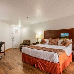 Sandia Peak Inn - Guest Room