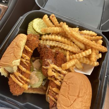 Dave's Hot Chicken - Chicken Shop Near Me - Conway, Arkansas