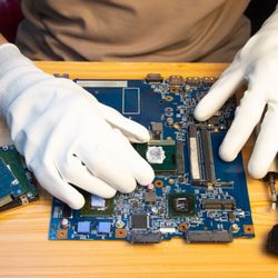 US Tech Works - Laptop repair
