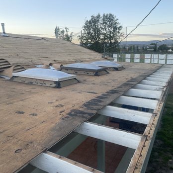 Nelson The Roofer - This is the back part of my roof and patio cover - Roofing Near Me Nelson The Roofer - This is the back part of my roof and patio cover - Roofing Near Me