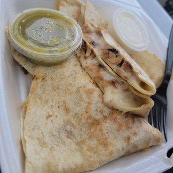 Epic Taco Truck - Quesadilla w/chicken - Food Trucks Near Me