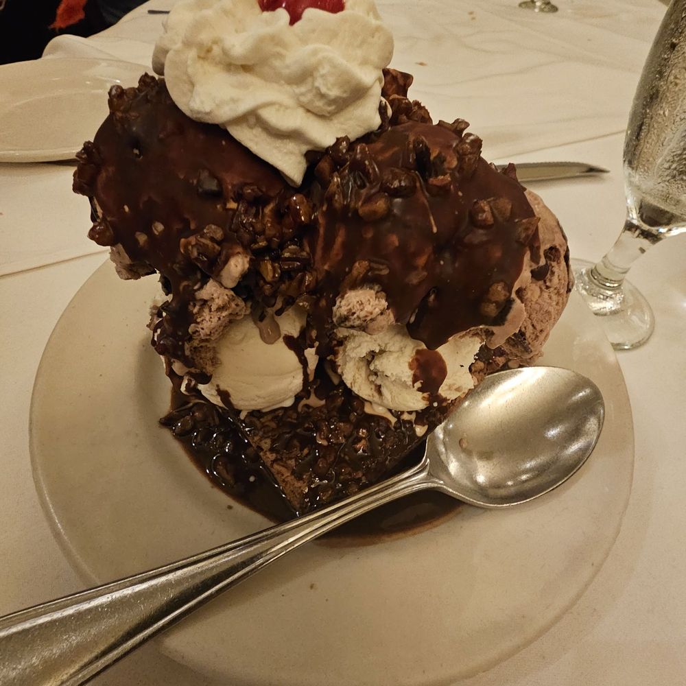 Bob's Steak & Chop House - A very large ice cream sundae - Steakhouses Near Me - Grapevine, Texas Bob's Steak & Chop House - A very large ice cream sundae - Steakhouses Near Me - Grapevine, Texas
