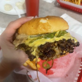 Sauce'd - Classic smash burger with grilled jalapeños - Pizza Near Me - Grapevine, Texas Sauce'd - Classic smash burger with grilled jalapeños - Pizza Near Me - Grapevine, Texas