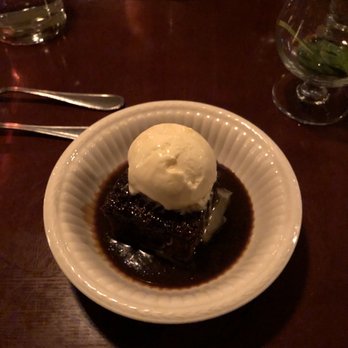 The Oxley - Warm toffee cake - Pubs Near Me - Toronto, Ontario