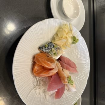 Umami Japanese Bistro - Sashimi Sampler* - Japanese Near Me - Baton Rouge, Louisiana Umami Japanese Bistro - Sashimi Sampler* - Japanese Near Me - Baton Rouge, Louisiana