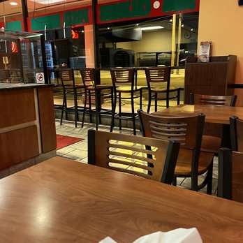 Primavera Pizza - a view of the dining area - Pizza Near Me - Clifton Park, New York Primavera Pizza - a view of the dining area - Pizza Near Me - Clifton Park, New York