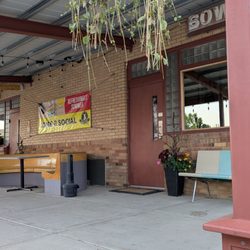 B Social Bar And Lanes