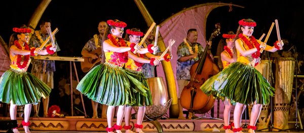 KA WA'A - A LŪ'AU by null