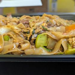 Tuptim Thai Express - Pad kee mao (drunken noodles)