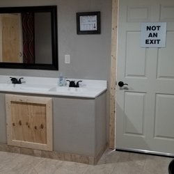 Hidden Oaks RV Park - Beautiful showers and restrooms.