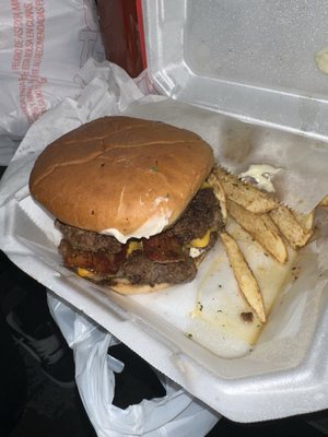 Sparkles Burger & Daiquri by null