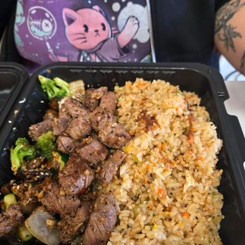 Byakko Teppan - The Teppan Main Plate with New York steak fried rice and vegetables. - Teppanyaki Near Me - Las Vegas, Nevada Byakko Teppan - The Teppan Main Plate with New York steak fried rice and vegetables. - Teppanyaki Near Me - Las Vegas, Nevada