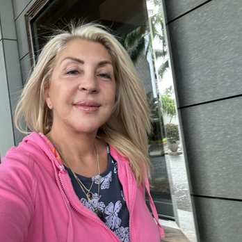 Salon Blanc - Hair Stylists Near Me - Honolulu, Hawaii