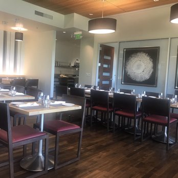 Overlook - a dining room with tables and chairs - American Near Me - Rohnert Park, California Overlook - a dining room with tables and chairs - American Near Me - Rohnert Park, California