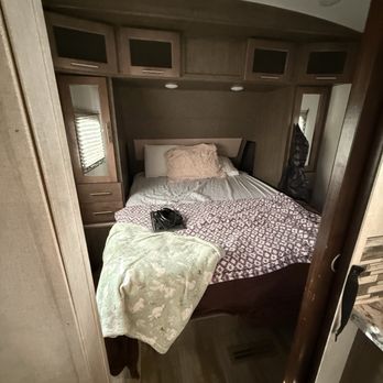 Albion River Campground & Flats Cafe - Main bedroom with queen size bed - Campgrounds Near Me - Albion, California