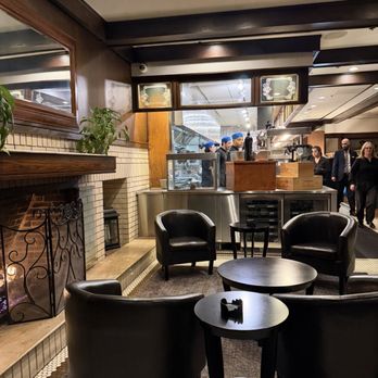 Stanley & Seafort's - Waiting area - Steakhouses Near Me - Tacoma, Washington