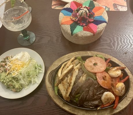 Rosarito Tacos & Tequilas by null