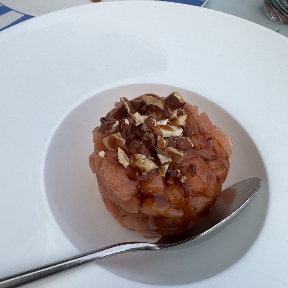 Villaverde - Salmon tartare - Italian Near Me - Capri, NA Villaverde - Salmon tartare - Italian Near Me - Capri, NA